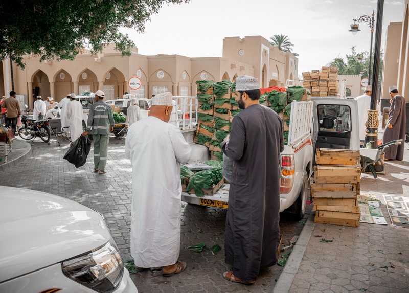 Nizwa Souq with Omani Salesmen | rooftop rental